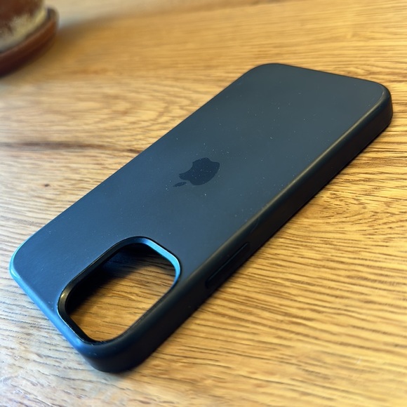 iPhone 12 mini Silicone Case with MagSafe - Black - Picture 3 of 3